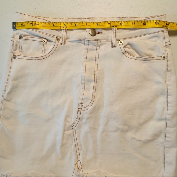 Olivaceous - White Denim Mini Skirt Raw Hem Contrast Stitch Medium - Picture 6 of 12